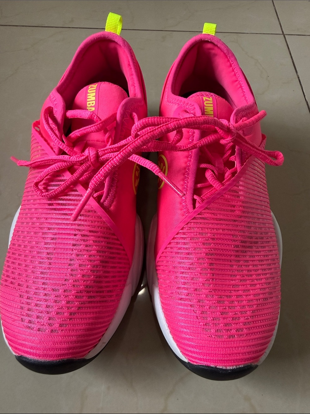 Zumba Air Stomps Split Sole Neon Pink Lace-Up Women's Training Sneakers SIZE 8.5